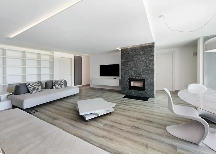 Con Vista Mozzafiato Sul * Бардоліно