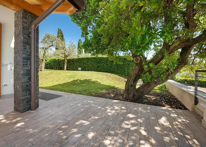 Con Vista Mozzafiato Sul Вілла Бардоліно