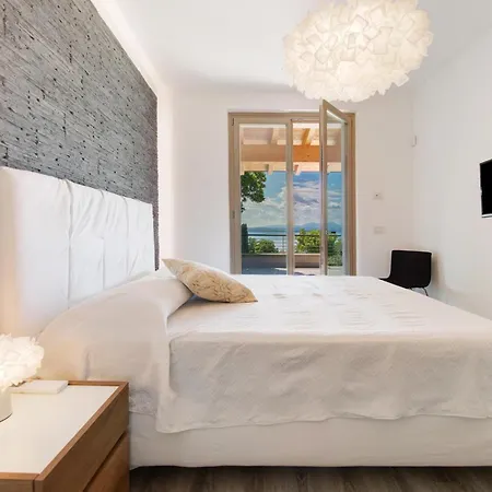 Con Vista Mozzafiato Sul ברדולינו