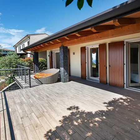 Con Vista Mozzafiato Sul Villa *