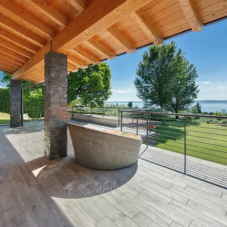 Con Vista Mozzafiato Sul Villa Bardolino